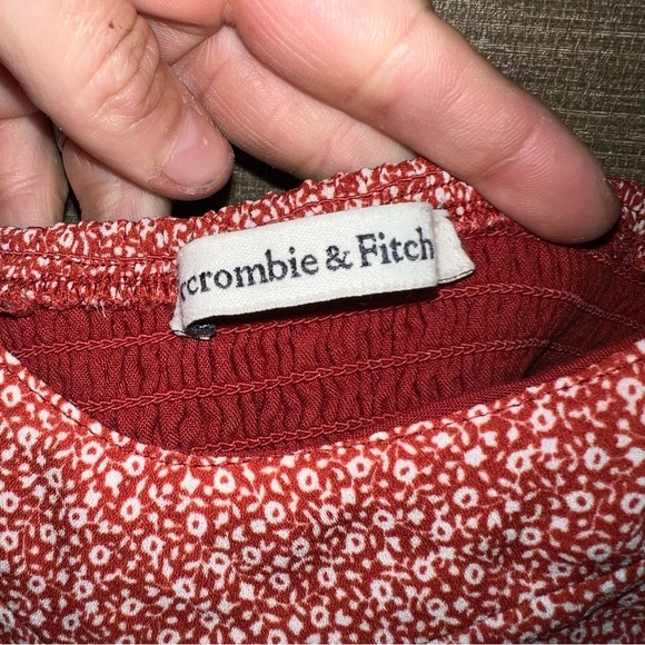 Abercrombie & Fitch Red Pattern Tie-Strap V-Neck Cami
Size large - Picture 4 of 7